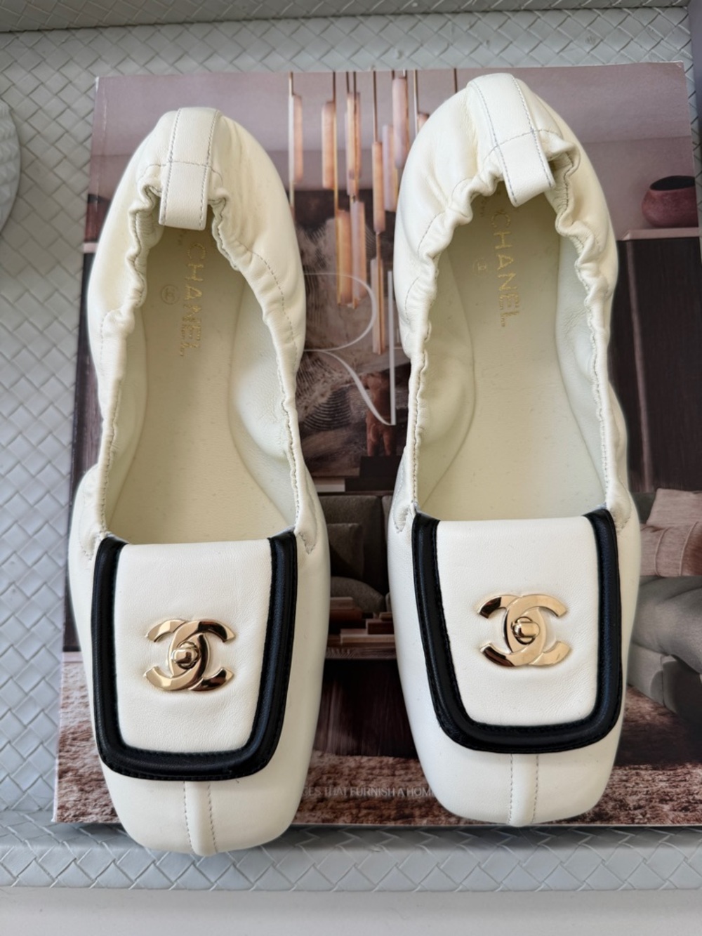Chanel SS26 Blazy Ivory Lambskin Square Toe CC Logo Turn-lock Ballet Flats 36.5